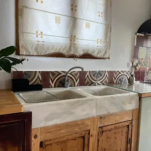 Aletraki -off-grid Retreat Above Heraklion, Peaceful Views Guest house